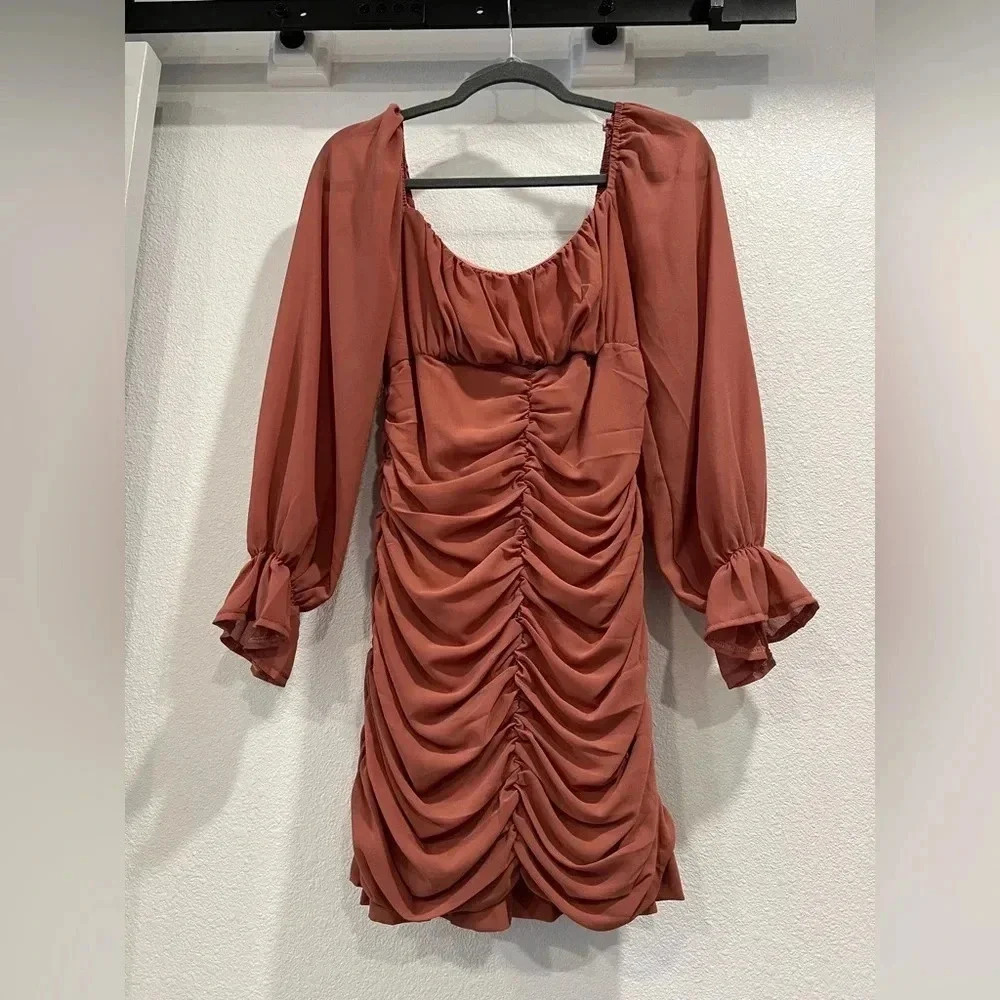 *NWT* mini dress with runching, sz large, very flattering on! Dark peach color​